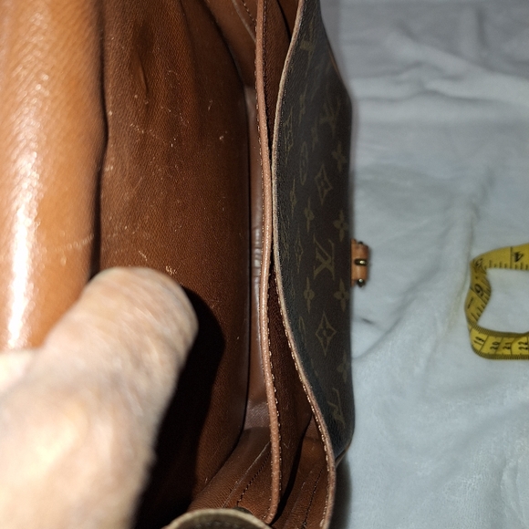 Louis Vuitton Cartouchiere MM - Picture 7 of 11